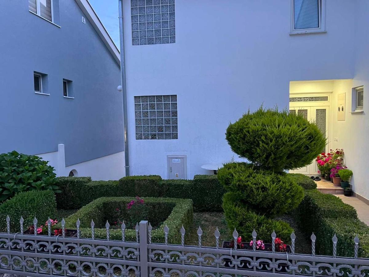 Kasneci Apartments Улцинь Екстер'єр фото